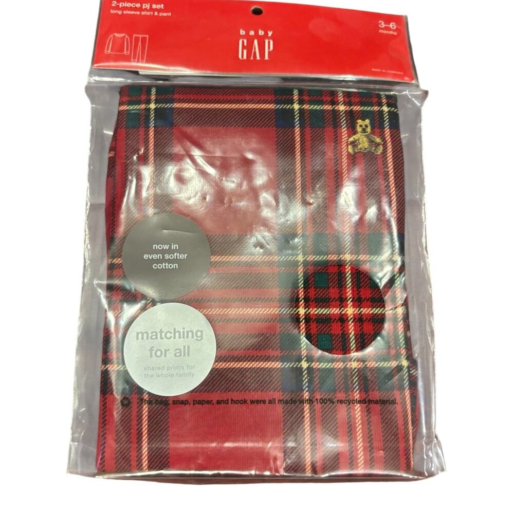 NWT 0-3 M Baby Gap Christmas plaid footed sleeper